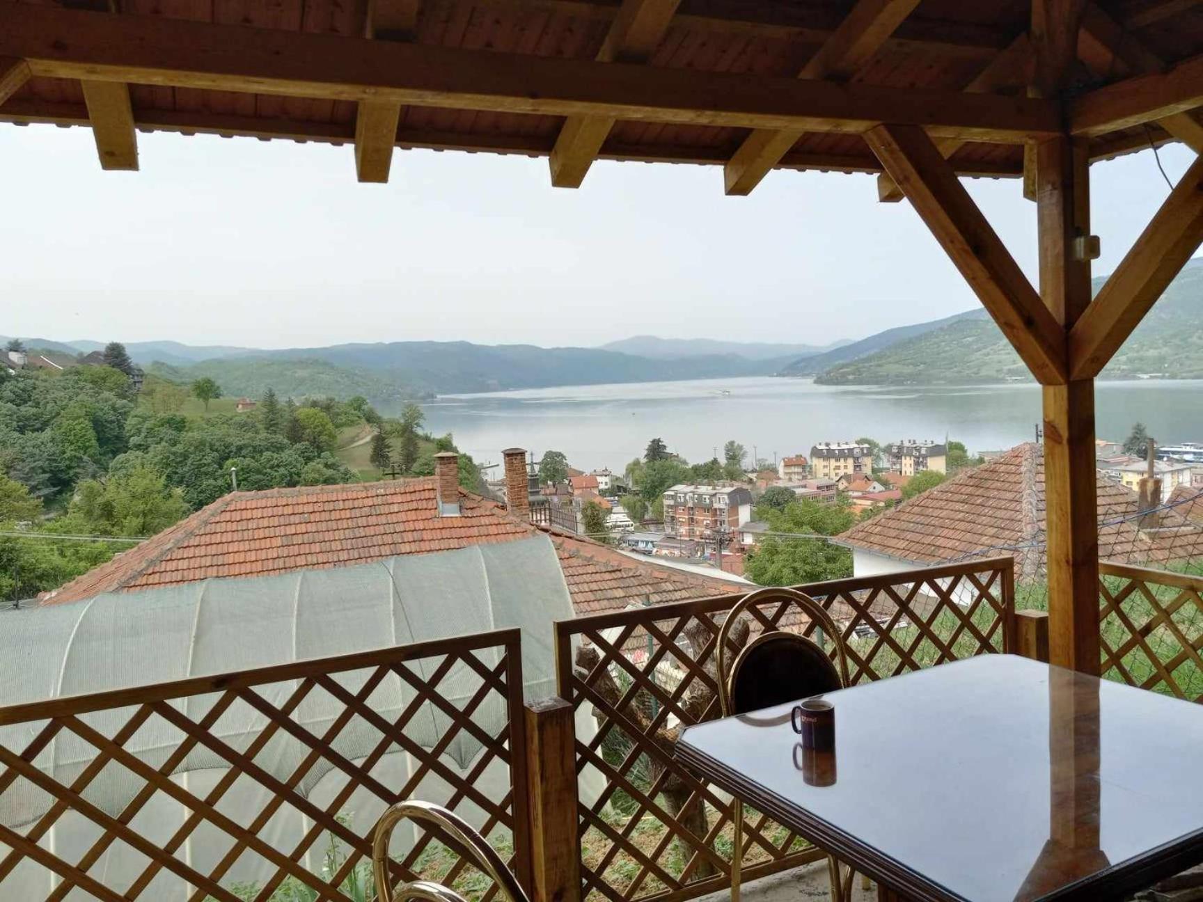 Apartman Sani Donji Milanovac Extérieur photo